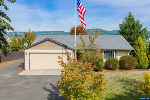 4362 Long St, Sweet Home, OR 97386