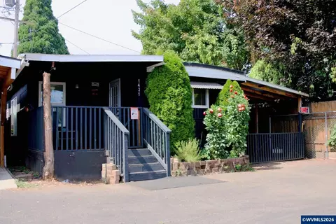 1421 31st St NE # 32, Salem, OR 97301