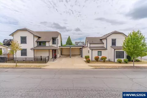 1282 N 3rd Ave, Stayton, OR 97383