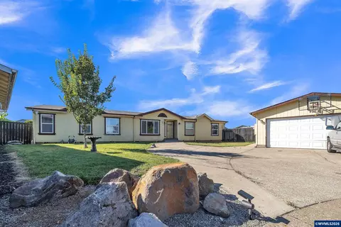 733 Fescue Ave, Woodburn, OR 97071