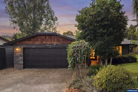 1254 Ronelle St S, Salem, OR 97302
