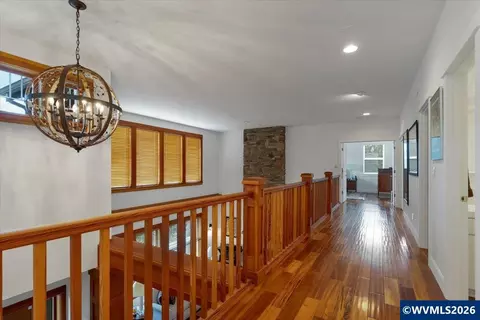Entry Way - 1126 Cascara Lp Lp S, Salem, OR 97302 photo 6 of 7