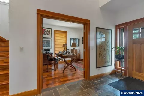 Entry Way - 1126 Cascara Lp Lp S, Salem, OR 97302 photo 2 of 7