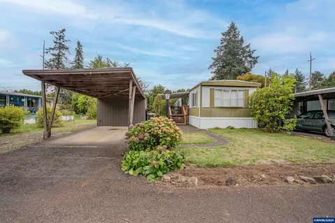 38129 Weirich Dr #4, Lebanon, OR 97355