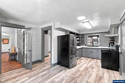 Entry Way - 390 Sunset Ave N, Keizer, OR 97303 photo 2 of 3