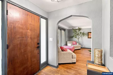 Entry Way - 390 Sunset Ave N, Keizer, OR 97303 photo 1 of 3