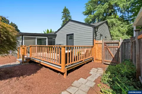 Exterior - 390 Sunset Ave N, Keizer, OR 97303 photo 6 of 20