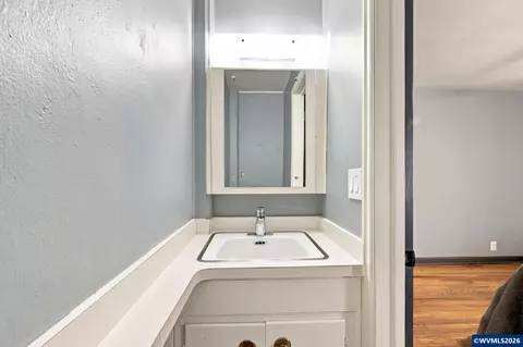 Bath - 390 Sunset Ave N, Keizer, OR 97303 photo 3 of 5