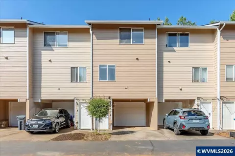 2210 Maplewood Dr S, Salem, OR 97306