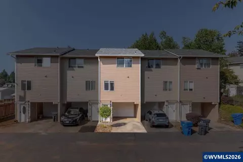 2210 Maplewood Dr S, Salem, OR 97306