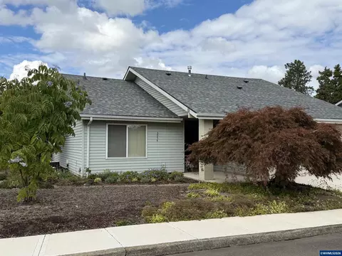 3054 Oakcrest Dr NW, Salem, OR 97304