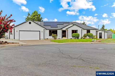 210 SE Ironwood Ave, Dallas, OR 97338