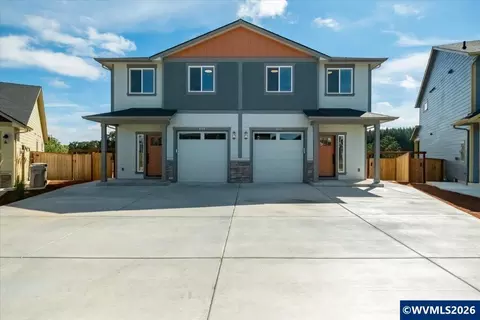 602-608 NE Kerns Dr, Dallas, OR 97338