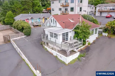 25 NE Clarke St, Depoe Bay, OR 97341