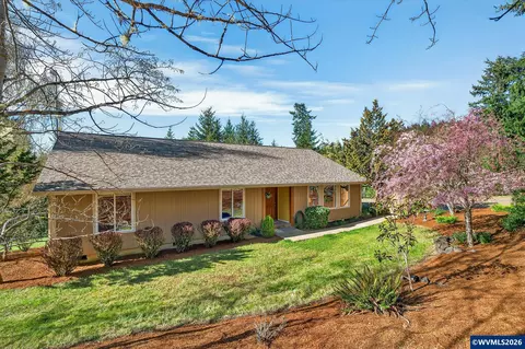 9400 SW Arrowwood Rd, Mcminnville, OR 97128