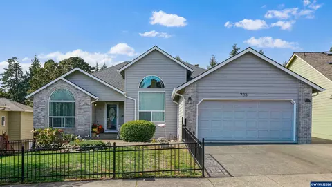 733 Sitka Deer Ct NW, Salem, OR 97304
