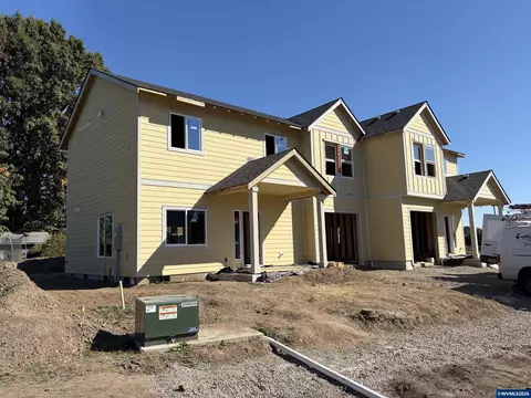 1515 Barn St, Woodburn, OR 97071