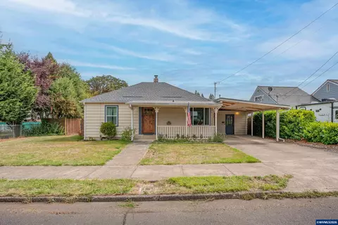 835 7th Ave, Sweet Home, OR 97386