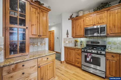 Kitchen - 57414 Sun Eagle Ln, Sunriver, OR 97707 photo 3 of 4