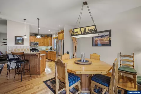 Dining - 57414 Sun Eagle Ln, Sunriver, OR 97707 photo 2 of 3