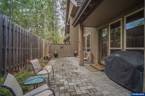 Exterior - 57414 Sun Eagle Ln, Sunriver, OR 97707 photo 2 of 3