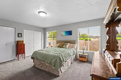 Bedroom - 1107 Echo Hollow Rd, Eugene, OR 97402 photo 5 of 7