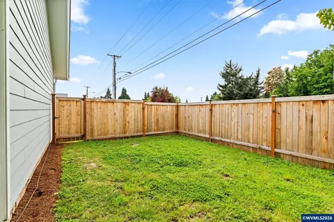 Exterior - 1107 Echo Hollow Rd, Eugene, OR 97402 photo 8 of 8
