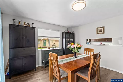 Dining - 1107 Echo Hollow Rd, Eugene, OR 97402 photo 3 of 4