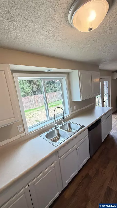 Kitchen - 411 NE 3rd St, Willamina, OR 97396 photo 4 of 5