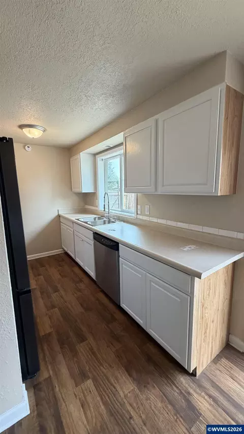 Kitchen - 411 NE 3rd St, Willamina, OR 97396 photo 1 of 5