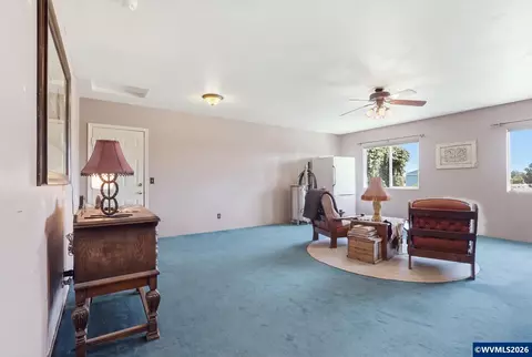 Living - 23525 Bear Creek Rd, Bend, OR 97701 photo 2 of 3