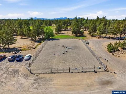 Exterior - 23525 Bear Creek Rd, Bend, OR 97701 photo 3 of 9