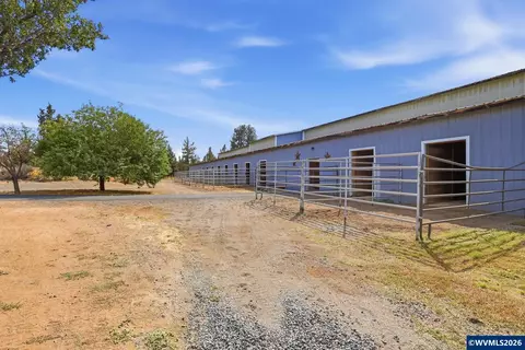 Exterior - 23525 Bear Creek Rd, Bend, OR 97701 photo 2 of 9