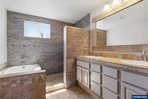 Bath - 23525 Bear Creek Rd, Bend, OR 97701 photo 1 of 2
