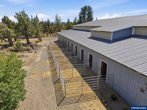 Exterior - 23525 Bear Creek Rd, Bend, OR 97701 photo 1 of 9