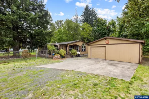 1606 11th St, Sweet Home, OR 97386