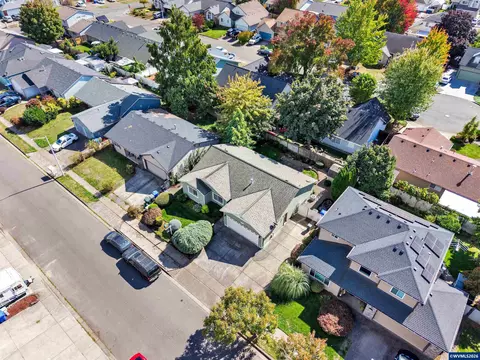 View/Area - 4236 Geranium Ave NE, Salem, OR 97305 photo 2 of 2