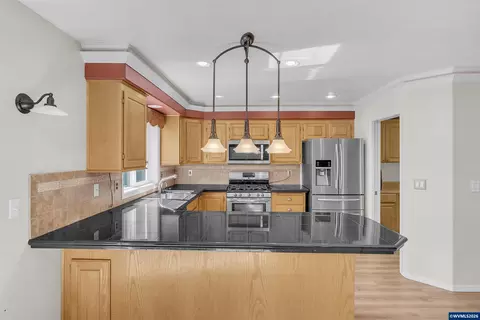 Kitchen - 4236 Geranium Ave NE, Salem, OR 97305 photo 1 of 3