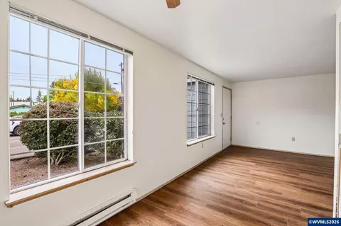 Living - 1149 D St, Independence, OR 97351 photo 5 of 11