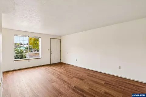 Living - 1149 D St, Independence, OR 97351 photo 3 of 11