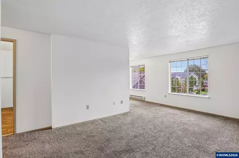 Living - 1149 D St, Independence, OR 97351 photo 7 of 11