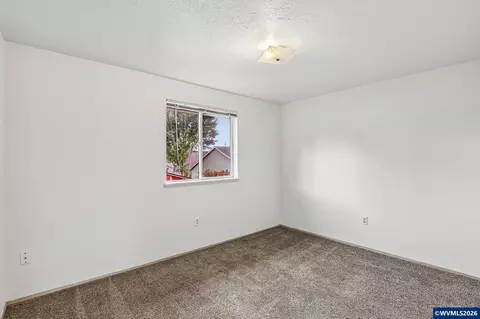 Bedroom - 1149 D St, Independence, OR 97351 photo 8 of 14
