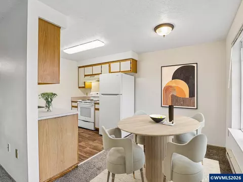 Dining - 1149 D St, Independence, OR 97351 photo 2 of 2