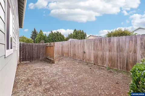 Exterior - 1149 D St, Independence, OR 97351 photo 3 of 4