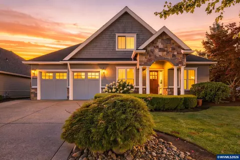 2178 Meridian Dr, Woodburn, OR 97071