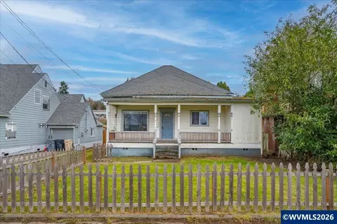49 S Main St, Lebanon, OR 97355