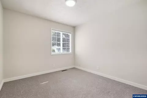 Bedroom - 5775 Moonstone Lp Lp SE, Salem, OR 97306 photo 4 of 7