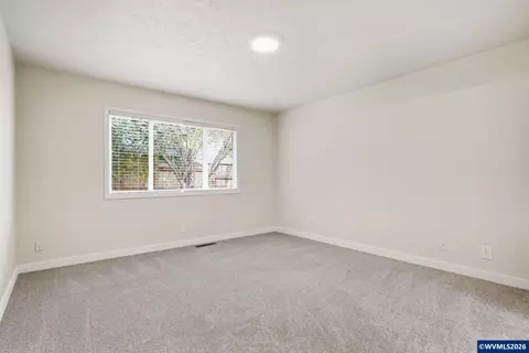 Bedroom - 5775 Moonstone Lp Lp SE, Salem, OR 97306 photo 2 of 7