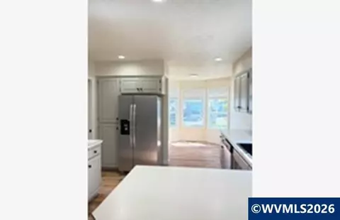 Kitchen - 5775 Moonstone Lp Lp SE, Salem, OR 97306 photo 3 of 6