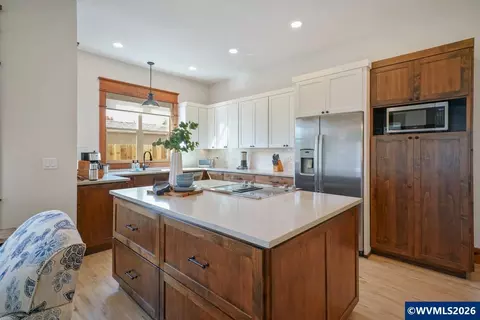Kitchen - 46 Walnut St, Independence, OR 97351 photo 2 of 6